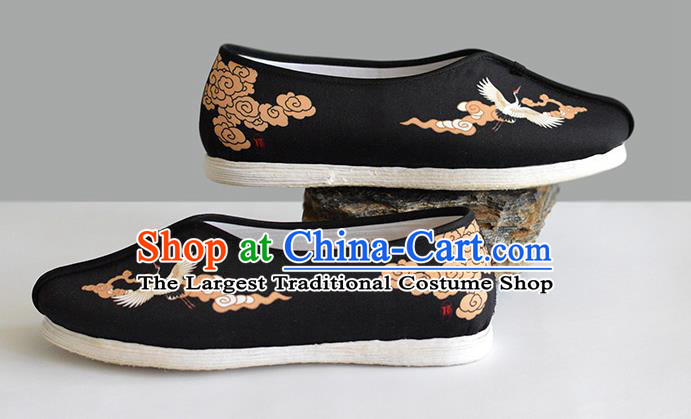 China Kung Fu Shoes Tai Chi Shoes Handmade Painting Crane Black Cloth Shoes for Men