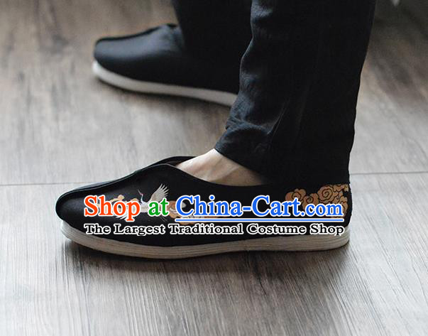 China Kung Fu Shoes Tai Chi Shoes Handmade Painting Crane Black Cloth Shoes for Men