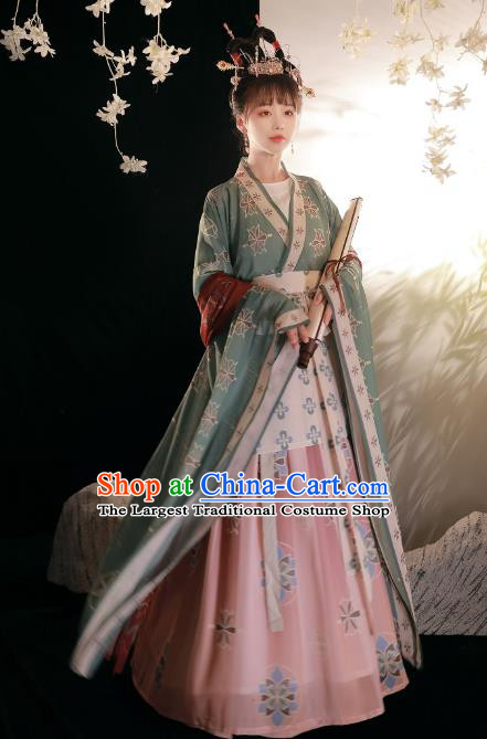China Traditional Jin Dynasty Royal Princess Clothing Ancient Court Beauty Green Hanfu Dress