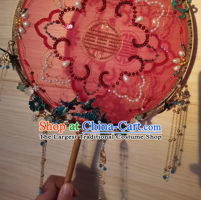 China Embroidered Circular Fan Traditional Wedding Red Silk Fan Handmade Bride Tassel Palace Fan