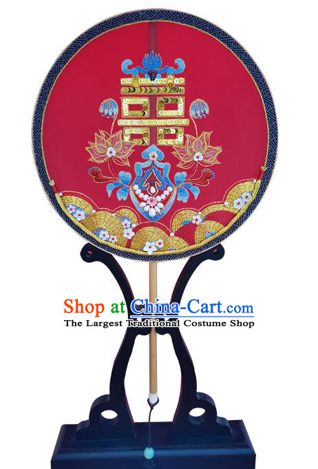 China Embroidered Lotus Circular Fan Traditional Xiuhe Suit Red Silk Fan Handmade Wedding Bride Palace Fan