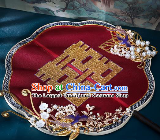 China Handmade Bride Palace Fan Traditional Wedding Xiuhe Suit Fan Embroidered Red Silk Fan