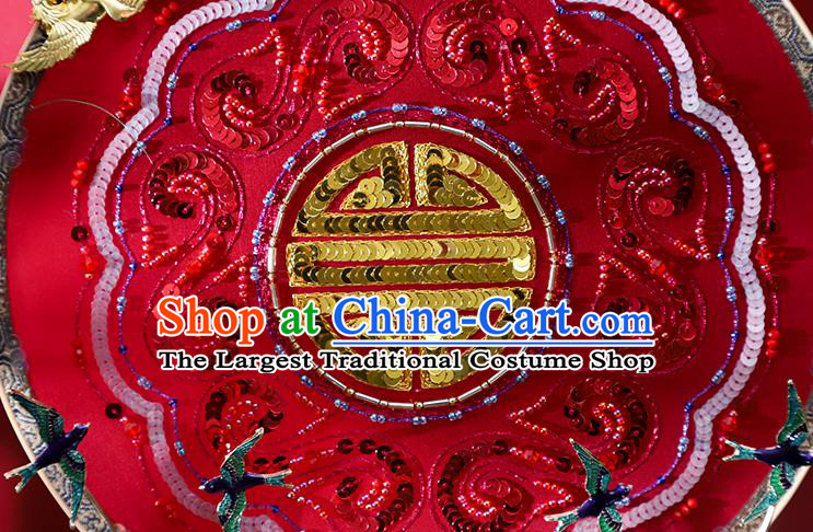 China Embroidered Red Silk Fan Handmade Bride Palace Fan Traditional Wedding Xiuhe Suit Circular Fan