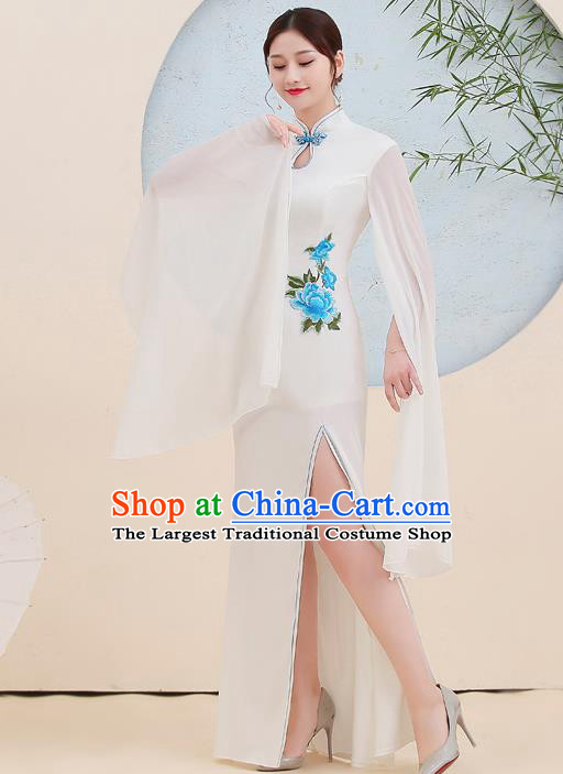 China Embroidery White Cheongsam Woman Stage Performance Dress Clothing Catwalks Fishtail Qipao