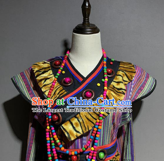 Chinese Yi Nationality Minority Costumes Ethnic Woman Folk Dance Clothing and Headpiece