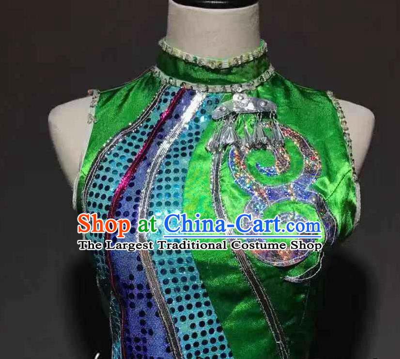 Chinese Yi Nationality Young Lady Costumes Ethnic Minority Folk Dance Green Outfits and Headwear