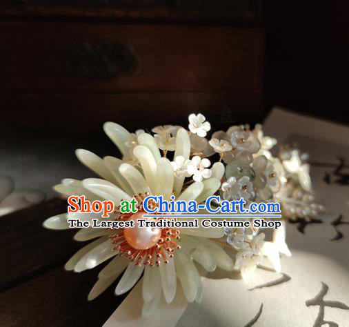 Chinese Traditional Song Dynasty Imperial Concubine Hair Stick Ancient Court Woman Jade Chrysanthemum Hairpin