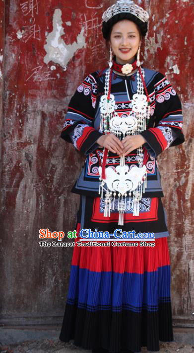 China Yi Nationality Wedding Clothing Traditional Liangshan Ethnic Folk Dance Costumes and Headwear
