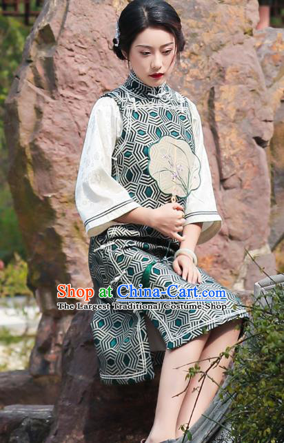 China Traditional Short Cheongsam Classical Wide Sleeve Qipao Dress