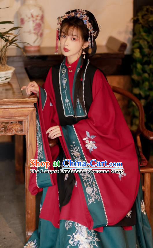 China Traditional Ming Dynasty Noble Lady Costumes Ancient Young Beauty Hanfu Clothing