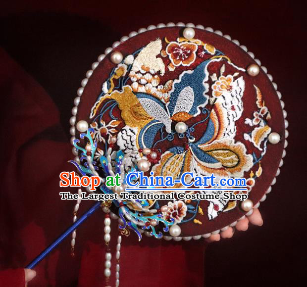 China Classical Embroidered Butterfly Bride Fan Traditional Wedding Red Silk Fan Handmade Pearls Tassel Palace Fan