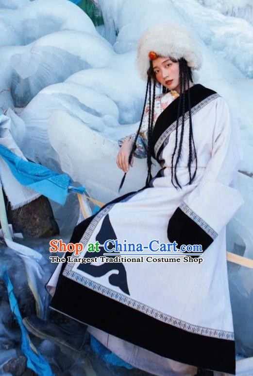 China Traditional Xizang Stage Performance White Tibetan Robe Zang Nationality Folk Dance Clothing