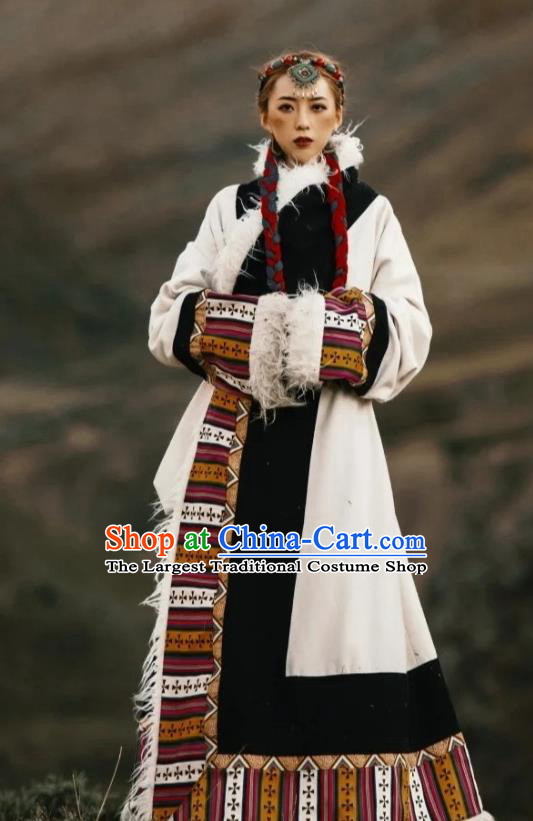 China Zang Nationality Bride White Woolen Robe Traditional Xizang Tibetan Minority Folk Dance Clothing