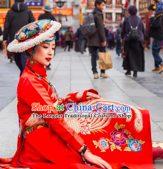 China Zang Nationality Bride Wedding Clothing Traditional Xizang Tibetan Minority Performance Red Brocade Robe