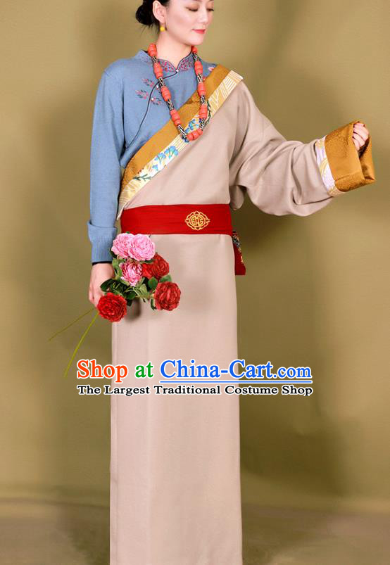 China Zang Nationality Heishui Dance Clothing Traditional Xizang Minority Apricot Bola Tibetan Robe Clothing