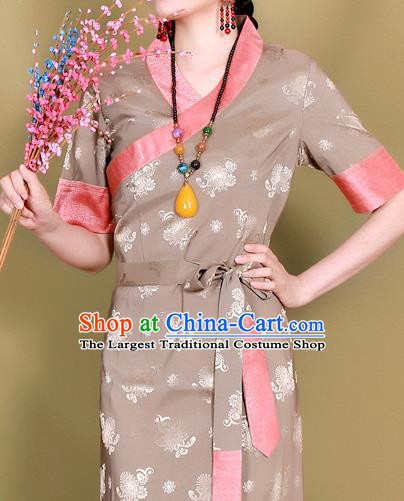 China Traditional Xizang Tibetan Khaki Brocade Dress Costume Zang Nationality Minority Heishui Dance Bola Clothing