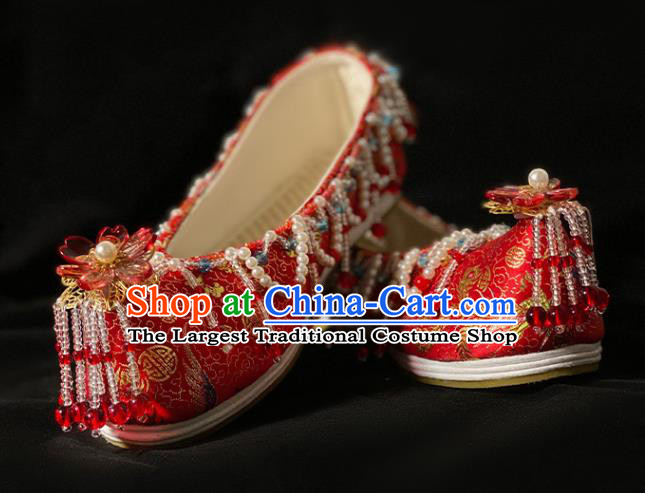 China Ancient Bride Beads Tassel Shoes Traditional Ming Dynasty Hanfu Shoes Handmade Wedding Red Satin Shoes