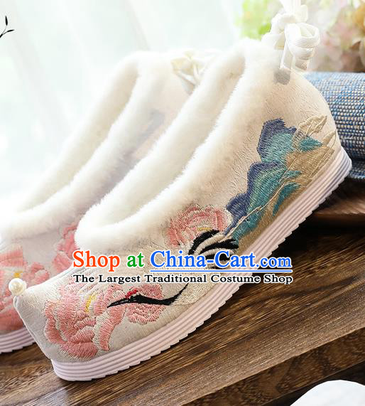 China National Woman Hanfu Shoes Traditional Embroidered Cloud Crane Shoes Handmade Winter White Cloth Shoes