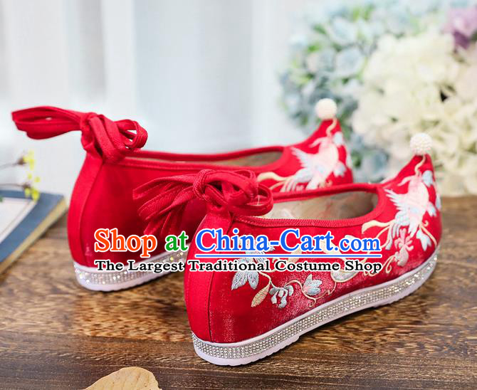 China Handmade Princess Pearls Shoes Traditional Wedding Hanfu Shoes Embroidered Red Cloth Shoes