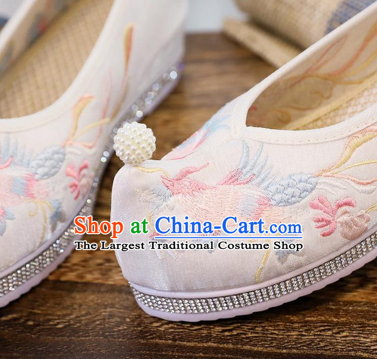China Handmade Princess Bow Shoes Traditional Ming Dynasty Pearl Shoes Embroidered White Cloth Shoes