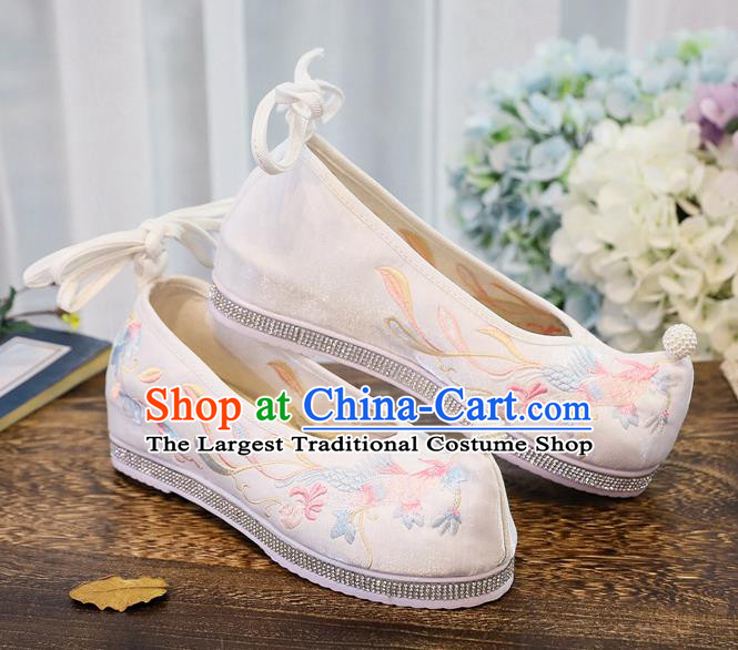 China Handmade Princess Bow Shoes Traditional Ming Dynasty Pearl Shoes Embroidered White Cloth Shoes