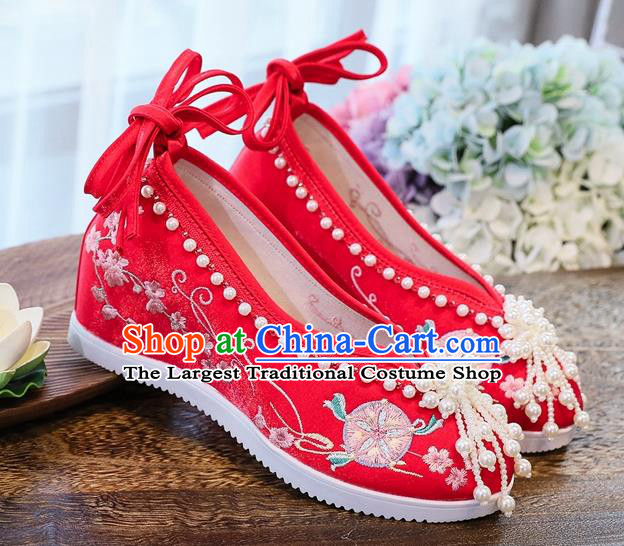 China Traditional Pearls Tassel Shoes National Embroidered Shoes Handmade Red Cloth Wedges Shoes