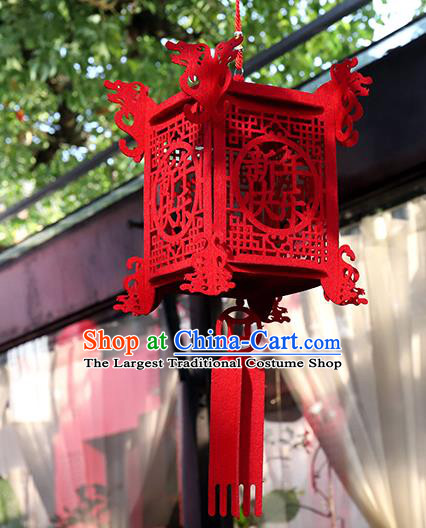 China Handmade Dragon Head Hanging Lamp Decoration New Year Red Lantern