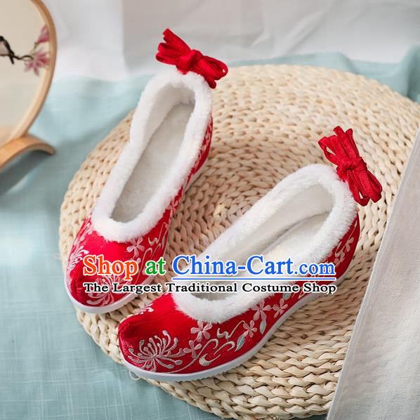 Chinese Classical Wedge Heel Shoes National Woman Winter Shoes Embroidered Chrysanthemum Red Cloth Shoes