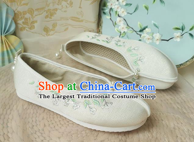 China Song Dynasty Embroidered Shoes Ancient Princess Beige Cloth Shoes Traditional Hanfu Shoes