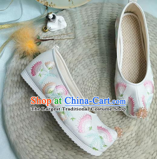 China Ancient Hanfu Shoes Classical White Embroidered Shoes Traditional Ming Dynasty Palace Lady Shoes