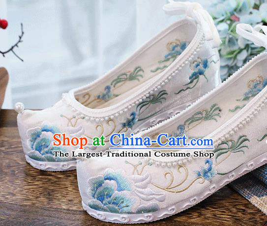 China Traditional Hanfu Woman White Cloth National Embroidered Peony Shoes Handmade Folk Dance Pearls Shoes