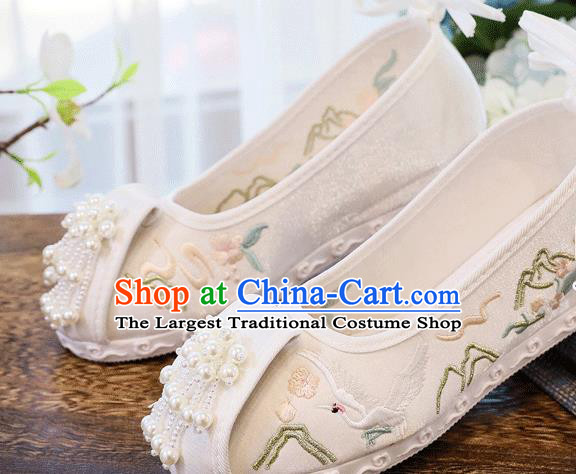 China Embroidered Crane Shoes Handmade Folk Dance White Cloth Shoes Traditional Pearls Tassel Shoes