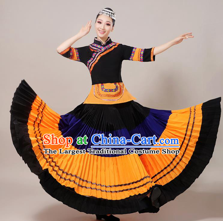 China Xiangxi Ethnic Performance Outfits Yi Minority Folk Dance Dress Nationality Clothing and Silver Hair Comb