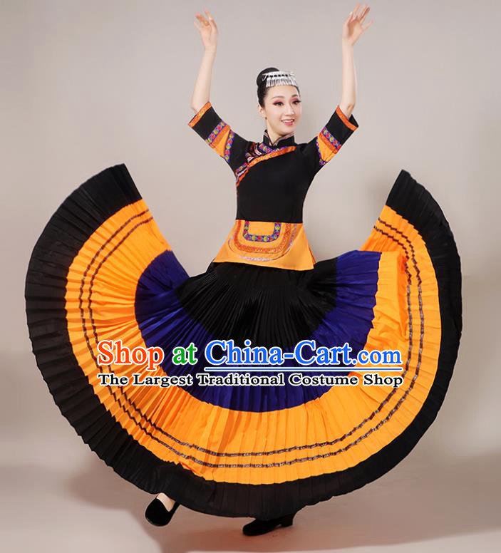 China Xiangxi Ethnic Performance Outfits Yi Minority Folk Dance Dress Nationality Clothing and Silver Hair Comb