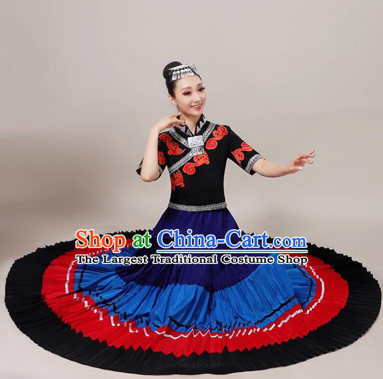 China Yi Minority Folk Dance Dress Guangxi Nationality Clothing Ethnic Performance Outfits and Hair Accessories