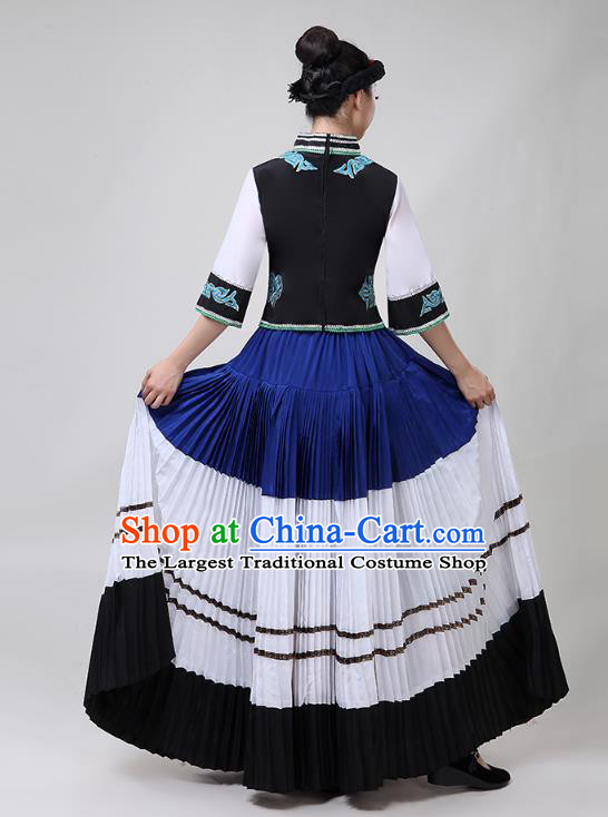 China Traditional Minority Torch Festival Dress Liangshan Ethnic Clothing Yi Nationality Folk Dance Costumes and Headwear