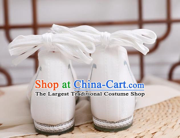 Chinese Ancient Princess Embroidered White Satin Shoes Traditional Ming Dynasty Pearls Shoes Hanfu Shoes