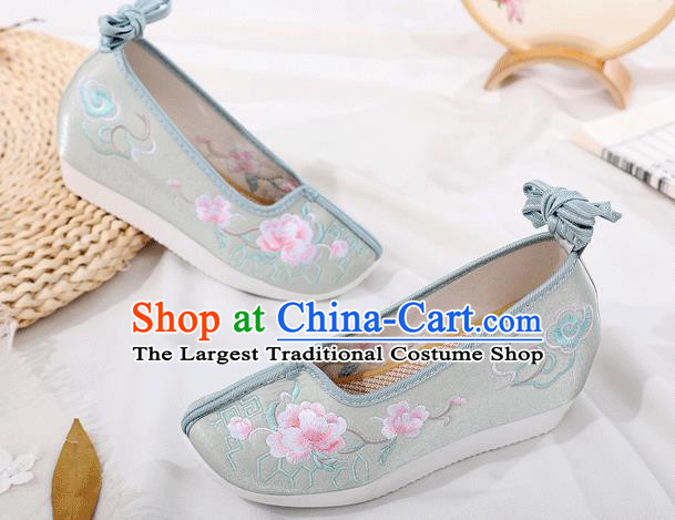 China Ancient Princess Shoes Handmade Light Green Cloth Shoes Traditional Embroidered Hanfu Shoes