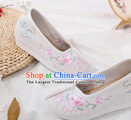 China Traditional Embroidered Hanfu Shoes Ancient Princess Shoes Handmade Beige Cloth Shoes
