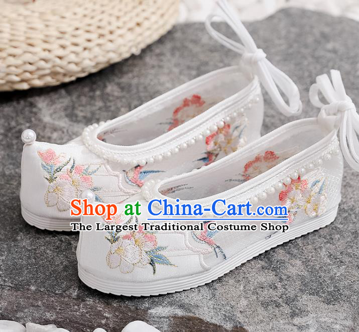 Chinese Classical Embroidered Shoes National Woman Summer Shoes Traditional Folk Dance White Cloth Shoes