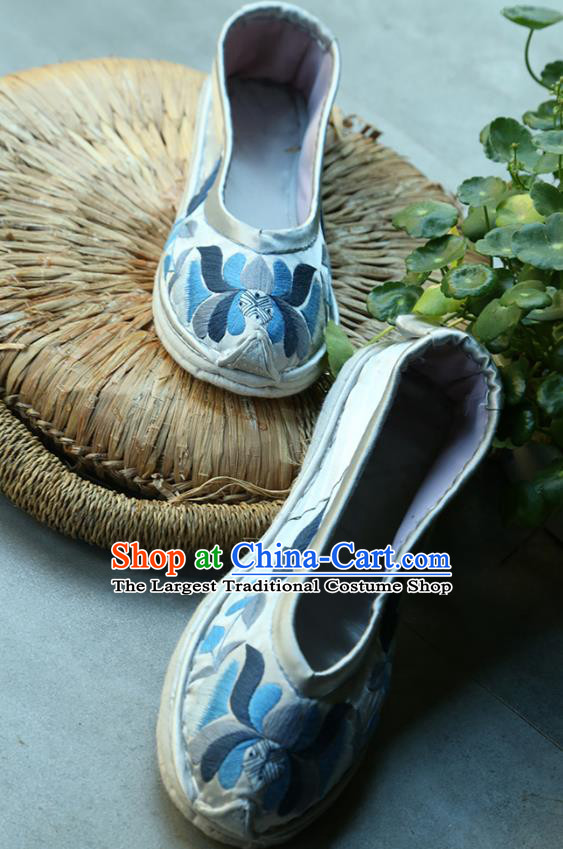 Chinese Traditional Ethnic Dance Shoes Yi Nationality Shoes Handmade Embroidered White Satin Shoes