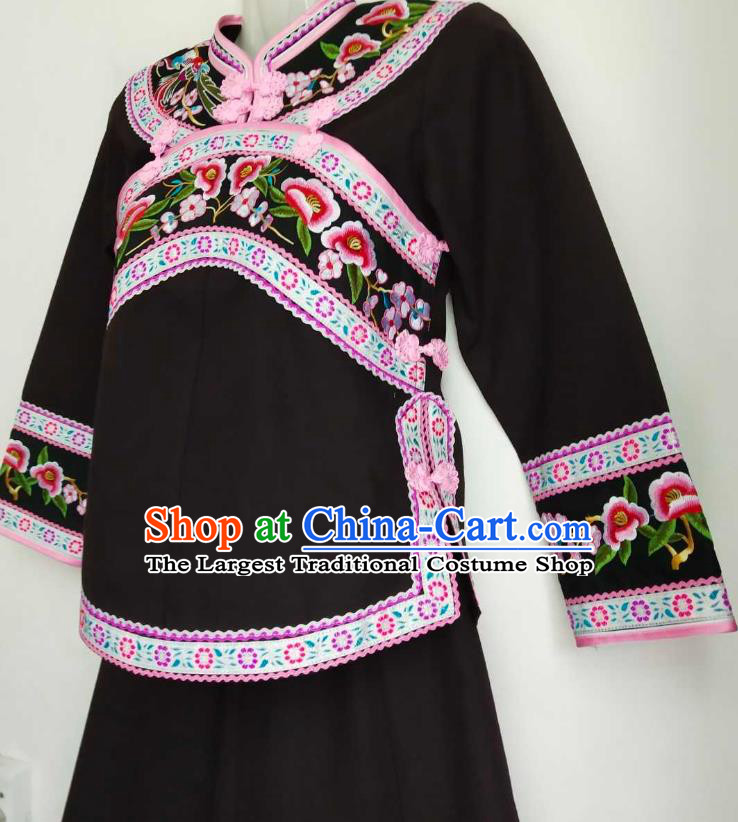 Chinese Traditional Puyi Nationality Embroidered Black Blouse and Skirt Outfits Bouyei Ethnic Folk Dance Garment Clothing