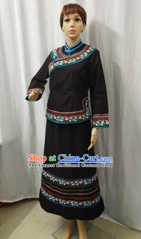 Chinese Bouyei Ethnic Folk Dance Garment Clothing Traditional Puyi Nationality Embroidered Black Blouse and Skirt Suits