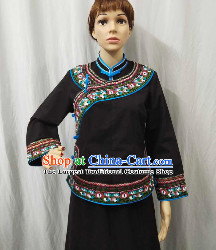 Chinese Bouyei Ethnic Folk Dance Garment Clothing Traditional Puyi Nationality Embroidered Black Blouse and Skirt Suits