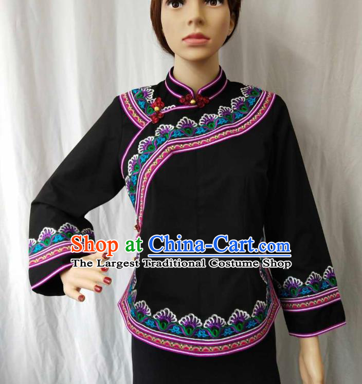 Chinese Guizhou Ethnic Woman Upper Outer Garment Puyi Nationality Blouse Bouyei Minority Embroidered Black Shirt Clothing