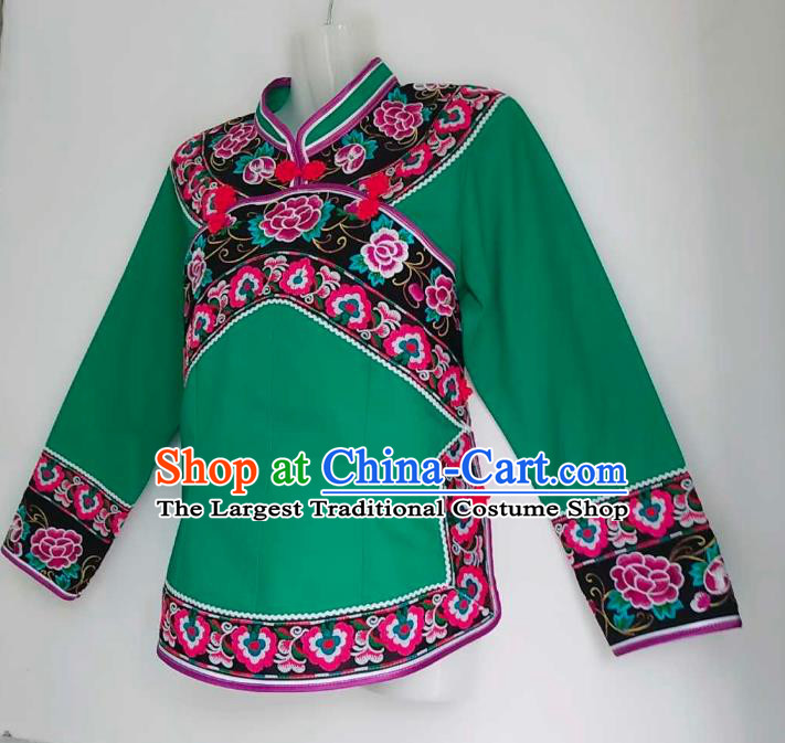 Chinese Puyi Nationality Green Blouse Ethnic Woman Top Garment Guizhou Bouyei Minority Embroidered Shirt Clothing