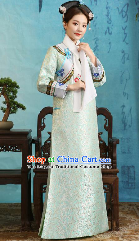China Ancient Qing Dynasty Court Maid Green Dress Garments Traditional Manchu Woman Clothing and Hair Accessories