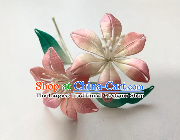 China Handmade Pink Silk Lily Flowers Hairpin Traditional Hanfu Hair Accessories Ancient Song Dynasty Noble Woman Hair Stick