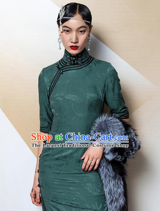 China Classical Stand Collar Cheongsam Traditional Minguo Shanghai Lady Green Silk Qipao Dress