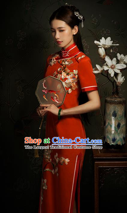 China Classical Cheongsam Traditional Minguo Young Lady Embroidered Mangnolia Red Silk Qipao Dress